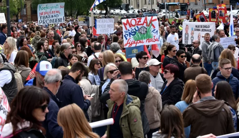 Sindikat znanosti u NHS-u, transfera će biti još. I sindikat srednjih škola na pragu promjene momčadi